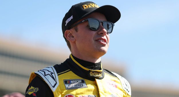 Visit Bell to honor racing mentor at Darlington page