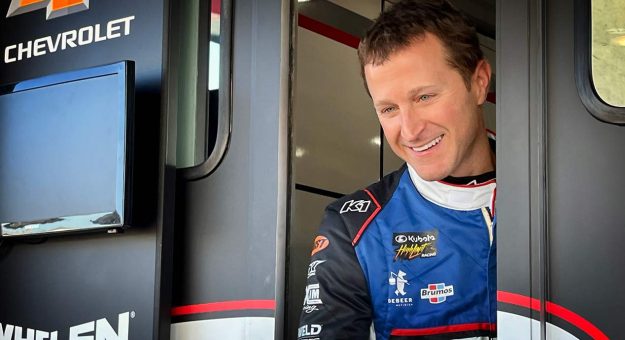 Visit Kahne enjoying NASCAR return with RCR page