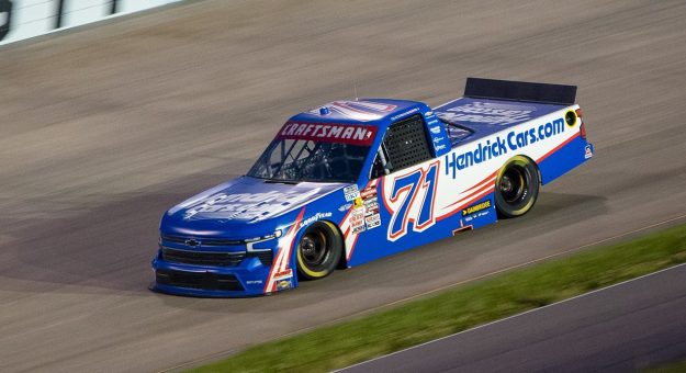 Visit Caruth wins Truck race at Nashville page