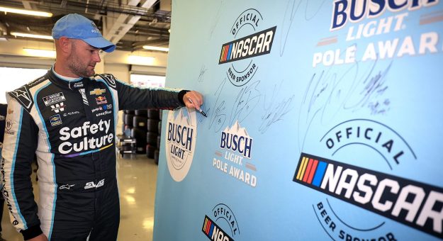 Visit SVG soars to pole in Mexico City page