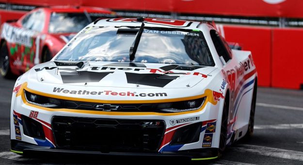 Visit SVG earns Cup pole at Chicago page