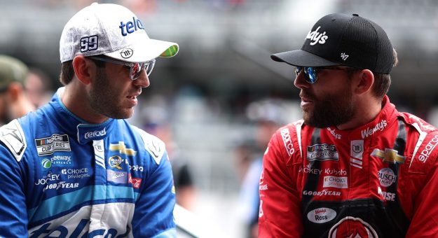 Visit Chastain apologizes to Suárez after Sonoma page