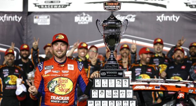 Visit Briscoe wins Southern 500, clinches Round of 12 spot page