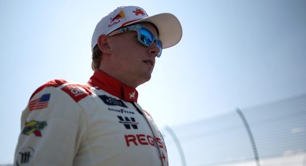 Visit Zilisch undergoes collarbone surgery page