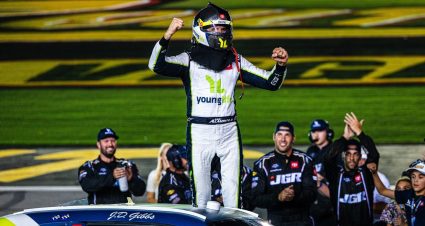 10 11 25 Almirola Vegas.jpg