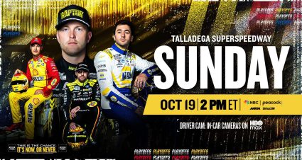 The Cup Series field works through the tri-oval at Talladega Superspeedway