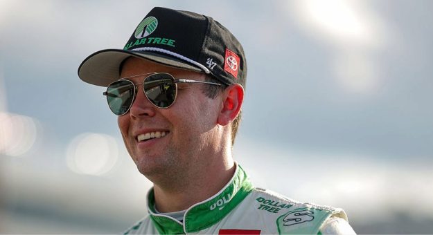 Visit Erik Jones 2025 season in review page