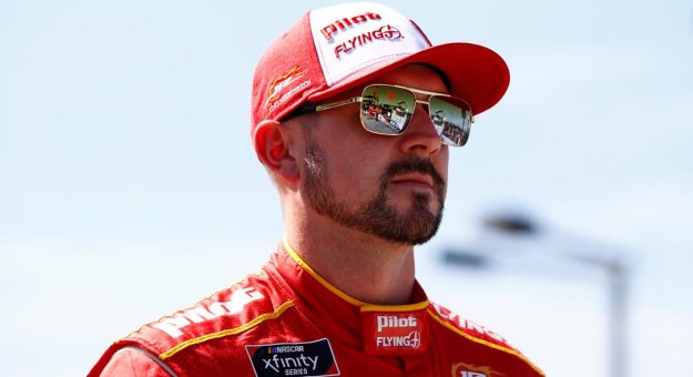 Visit Michael Annett dies at age 39 page