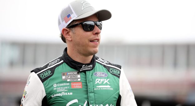 Visit Keselowski undergoes surgery after breaking leg page