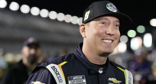Visit Busch wins pole for Daytona 500; Briscoe on front row page
