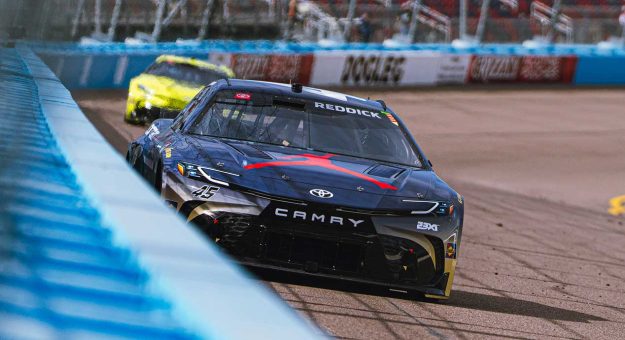 Visit What to Watch: 2026 Phoenix spring race page