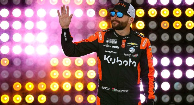 Visit Chastain regrets squabble with Suárez page