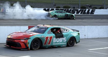 2026 March29 Elliott Burnout Hamlin Martinsville.jpg