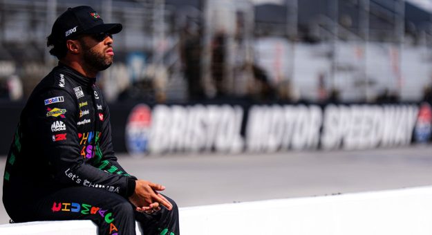 Visit Wallace laments Martinsville mistake, moves forward page