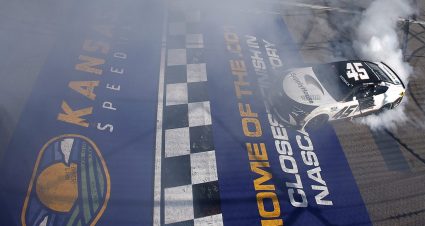 kyle larson wins stage 2 of the cup series race at kansas