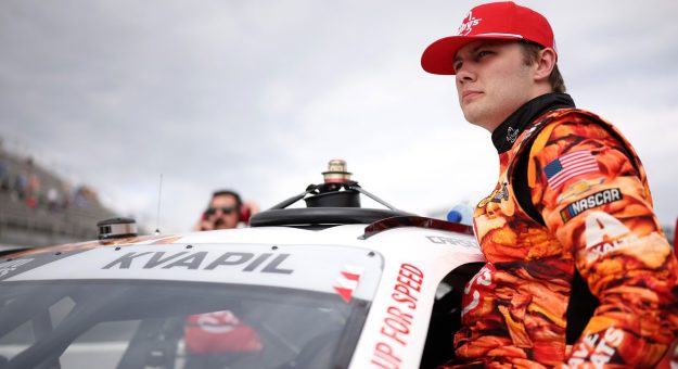Visit Kvapil feeling the pressure page