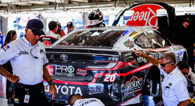 Visit Bell sidelined after Stage 1 contact with Gilliland at Texas page