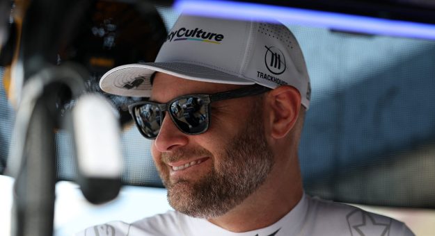 shane van gisbergen smiles