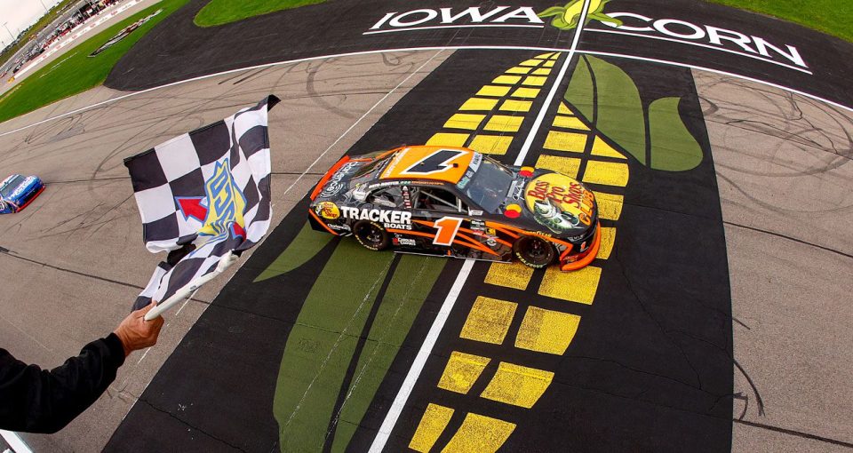 Carson Kvapil repeats with Iowa win