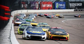 8 9 26 Cup Series Race Iowa.jpg