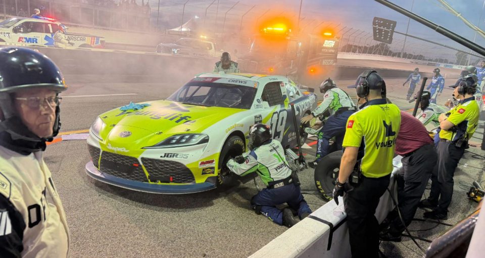 Pit-road pileup in O’Reilly Gateway race collects Caruth, Sanchez, others