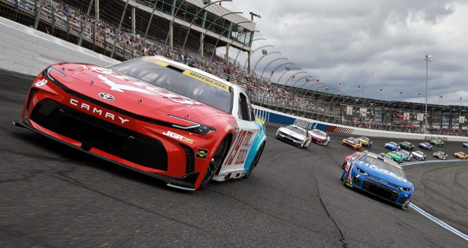 Analysis: JGR makes Chase strides at Charlotte