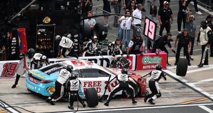 chase briscoe pit stop at charlotte