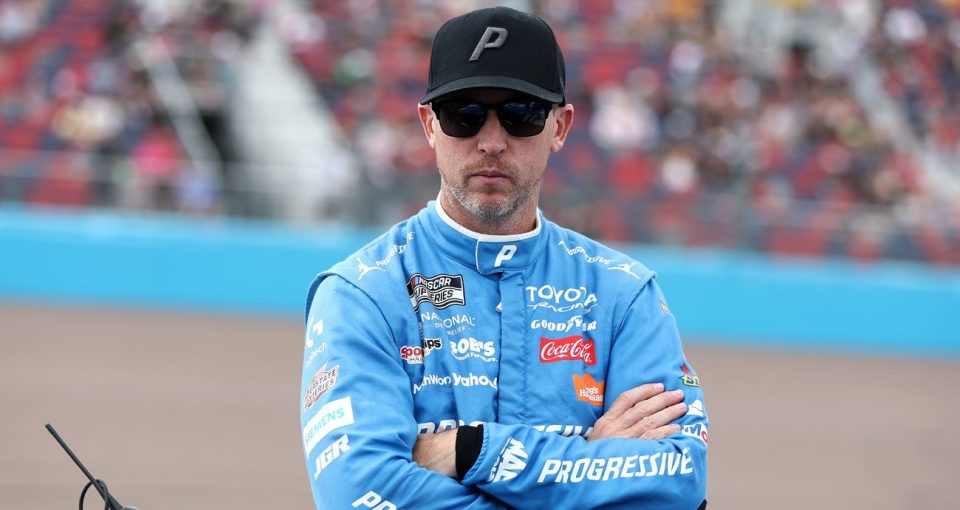 Hamlin battles past and present in 2026 title hunt