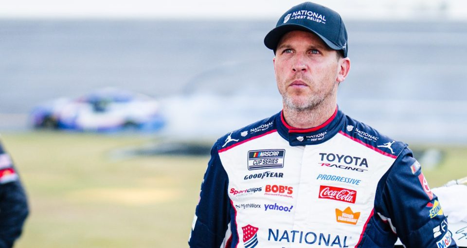 Larson leaves Chase challengers, including Hamlin, in stunned silence